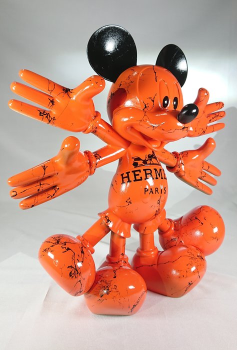 Preview of the first image of Fictional World (1980) - Hermes Mickey.