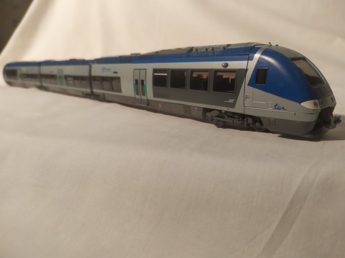 Preview of the first image of L.S.Models H0 - 10582 - Train set - Regional Express train B81500, TER Bourgogne - SNCF.