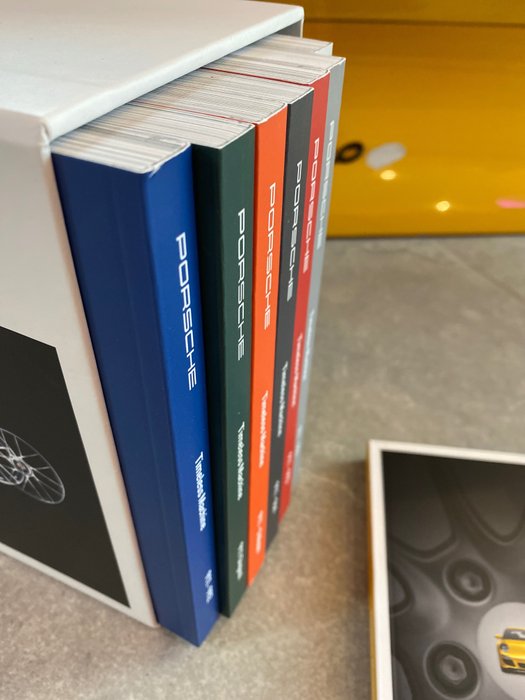 Image 3 of Porsche Netherlands - Porsche 911 Timeless Machine book bundle - 2019