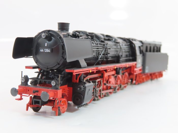 Preview of the first image of Märklin H0 - 39880 - Steam locomotive with tender - BR 44 with oil tender - DB.