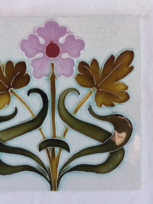 Image 3 of Societé Ceramique Morialmé - Jugenstil Art Nouveau tile with colorful flowers (each 15.6 x 15.6 cm)