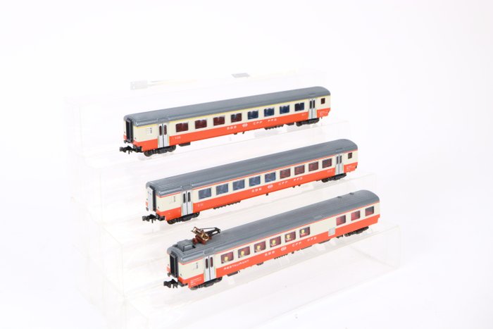 Preview of the first image of Minitrix N - Passenger carriage - Three Swiss Express carriages - SBB-CFF.
