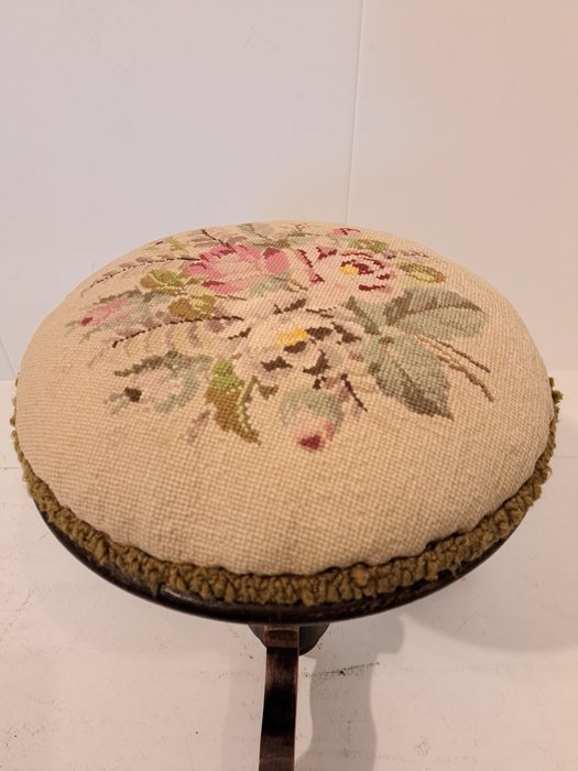 Image 3 of Stool, piano stool - Neoclassical - Textiles, Wood - 19th century