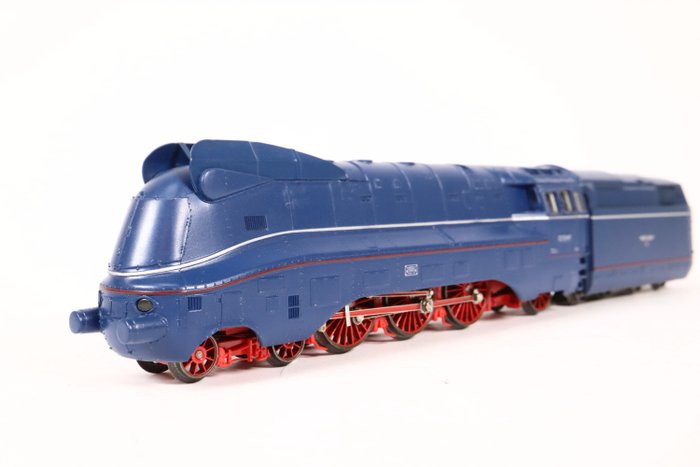 Preview of the first image of Märklin H0 - 3789 - Steam locomotive with tender - BR 03 'blue' converted with LokPilot V5 and MFX.