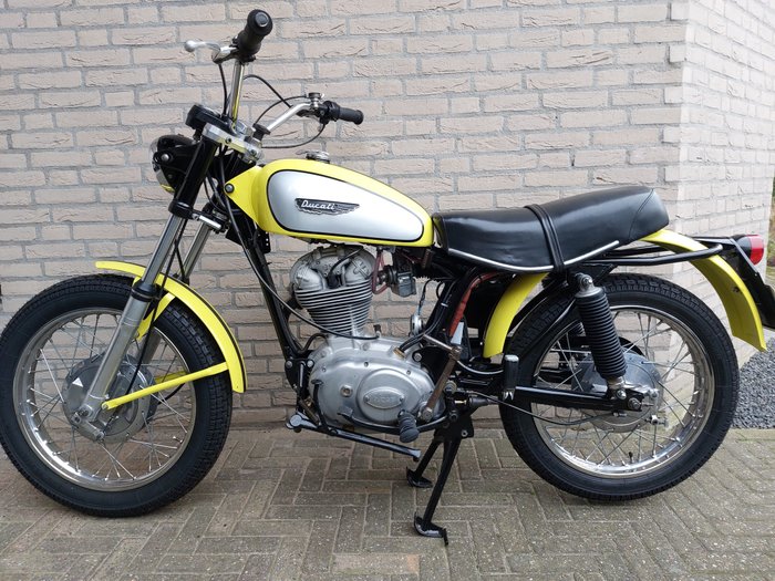Preview of the first image of Ducati - 350 Scrambler - 1974.