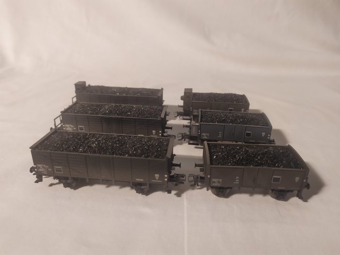 Preview of the first image of Märklin H0 - 46092 - Freight carriage - 6 different high side wagons for transporting coal - SNCF.