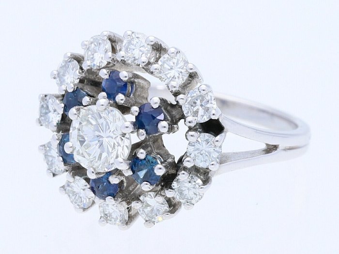 Preview of the first image of Vintage Deutschland um 1970 - 1980 - 14 kt. White gold - Ring - 0.55 ct Diamond - Diamonds, Sapphir.
