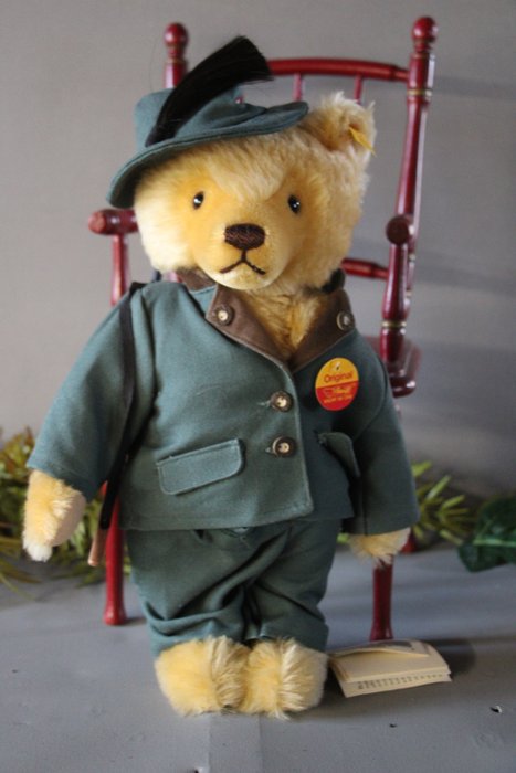 Preview of the first image of Steiff - Vintage - EAN 028502 - Teddy Bear Hunter - 1990-1999 - Germany.