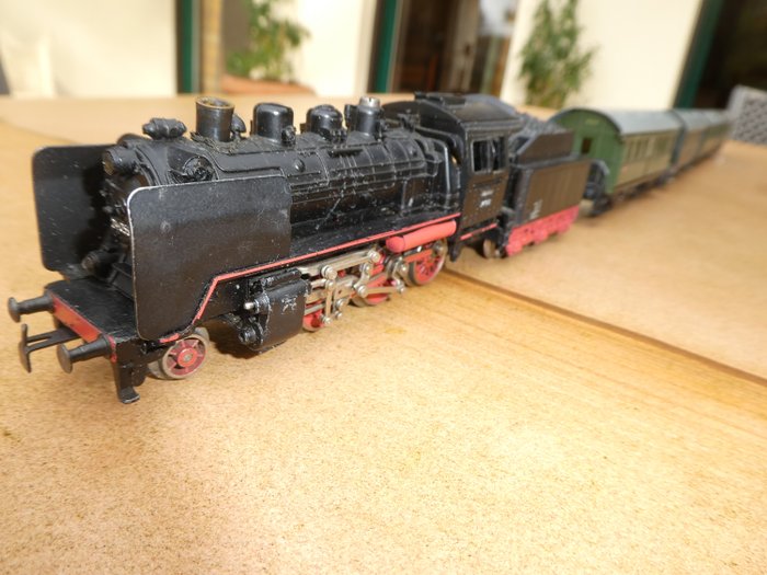 Preview of the first image of Märklin H0 - 3003/4000/4002 - Passenger carriage, Steam locomotive with tender - Passenger train, s.