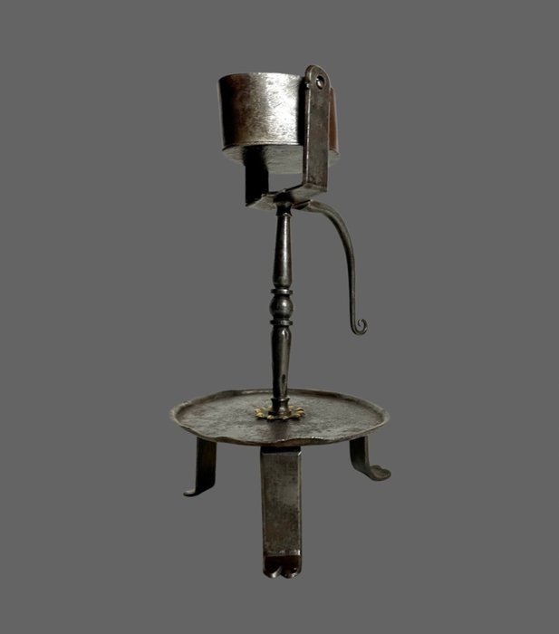 Image 3 of Oil lamp - Iron (wrought) - probably 18th century