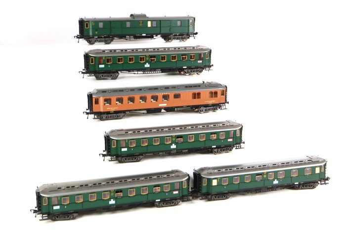 Preview of the first image of Fleischmann H0 - 5080/5081/5082/5083 - Passenger carriage - Six ornate passenger cars - DRG, Mitrop.