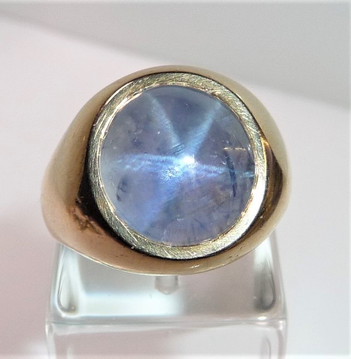 Preview of the first image of 14 kt. Yellow gold - Ring - 9.00 ct Star Sapphire.
