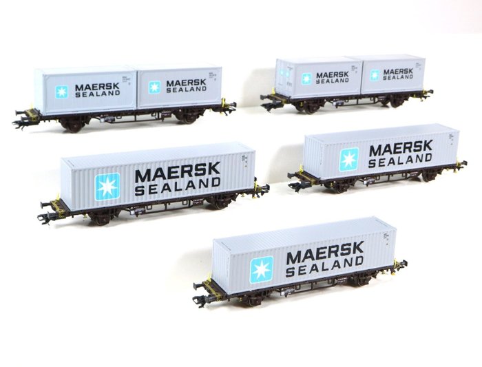 Preview of the first image of Märklin H0 - Uit set 47687 - Freight carriage - Five container wagons 'Maersk' - DSB.