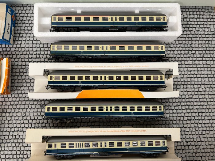 Image 3 of Roco H0 - 4279/4280S/4281S - Passenger carriage - 5 beige/turquoise center door carriages - DB