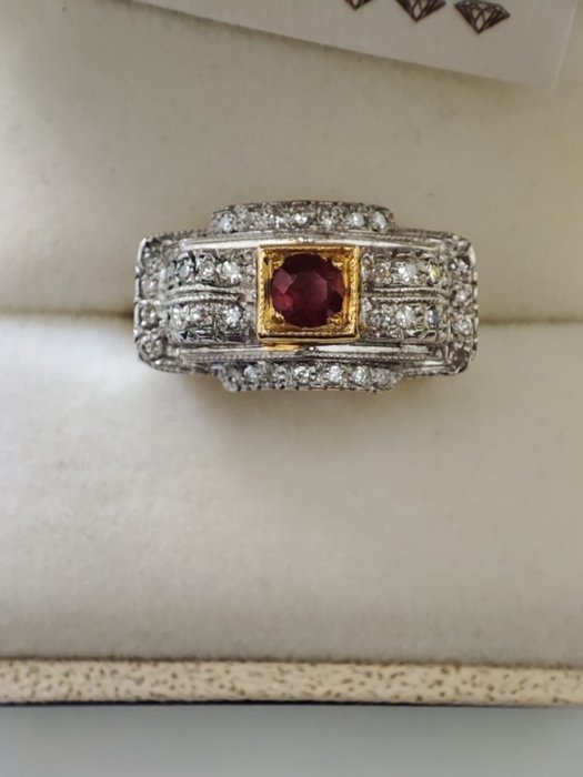 Image 2 of 14 kt. Gold - Ring - 0.30 ct Ruby - Diamonds