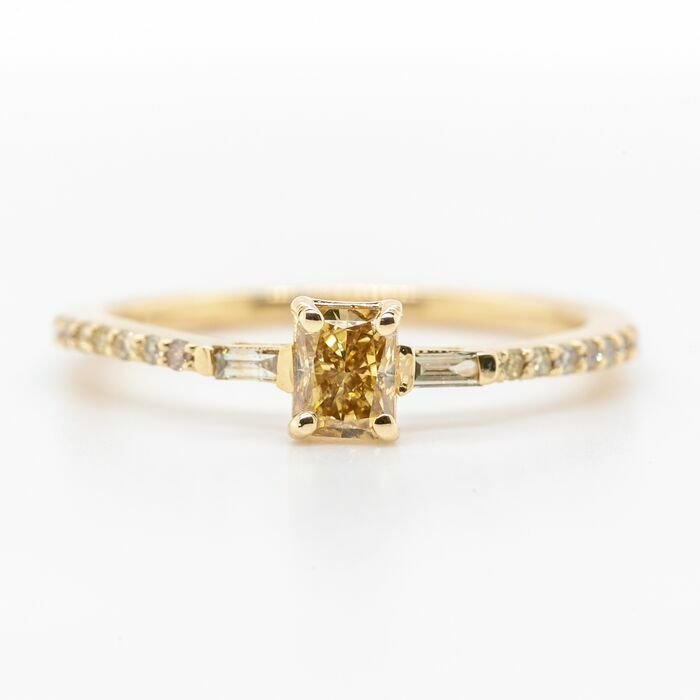 Preview of the first image of No reserve price - 0.60 tcw - 14 kt. Yellow gold - Ring Diamond.
