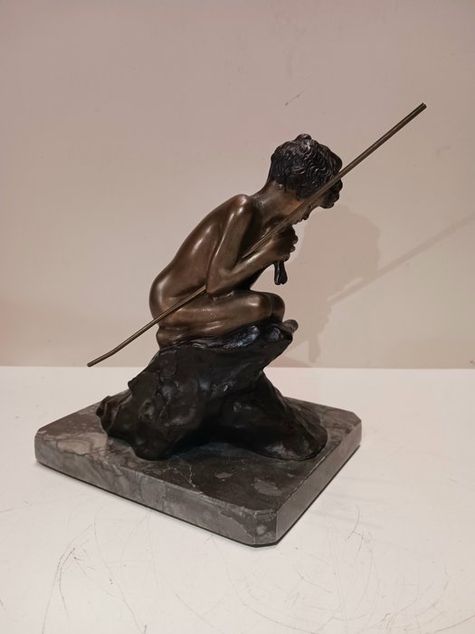 Preview of the first image of Dal modello di Vincenzo Gemito - Sculpture, "Fisherman" - Bronze, Marble - Mid 20th century.