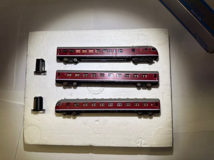 Preview of the first image of Minibahn N - 16510851 - Train unit - Diesel train wagon VT 08, 3 pieces - DB.