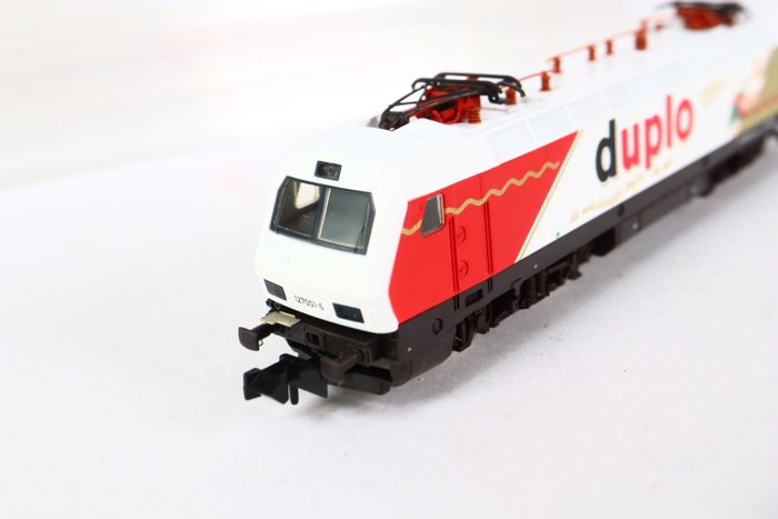 Image 3 of Arnold N - 0368 - Train set - BR 127 001-6 with two sliding wall wagons - Duplo