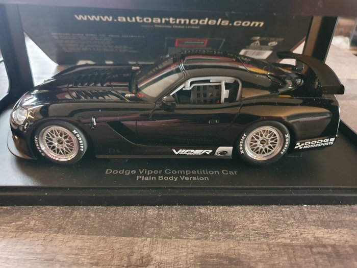 Preview of the first image of Autoart - 1:18 - Dodge viper - With certificate.