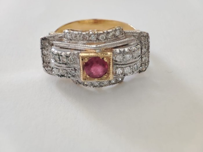 Preview of the first image of 14 kt. Gold - Ring - 0.30 ct Ruby - Diamonds.
