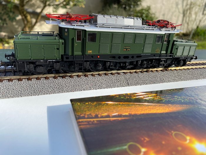Preview of the first image of Roco H0 - 43712 - Electric locomotive - E-94 "Duitse krokodil" Museums Edition - DB.