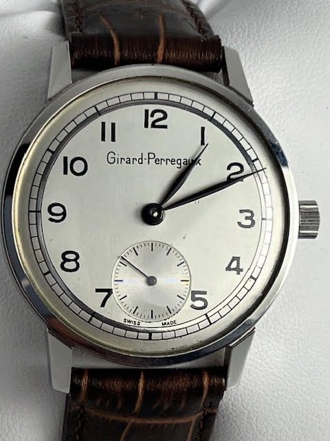 Preview of the first image of Girard-Perregaux - Military-Sub seconds - 124000 - Men - 1950-1959.