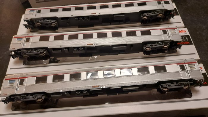Image 2 of Märklin H0 - 41875 - Passenger carriage set - 3 stainless steel carriages - SNCF