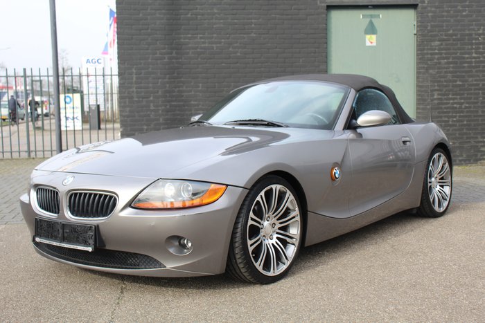 Preview of the first image of BMW - Z4 2.5i - 2004.
