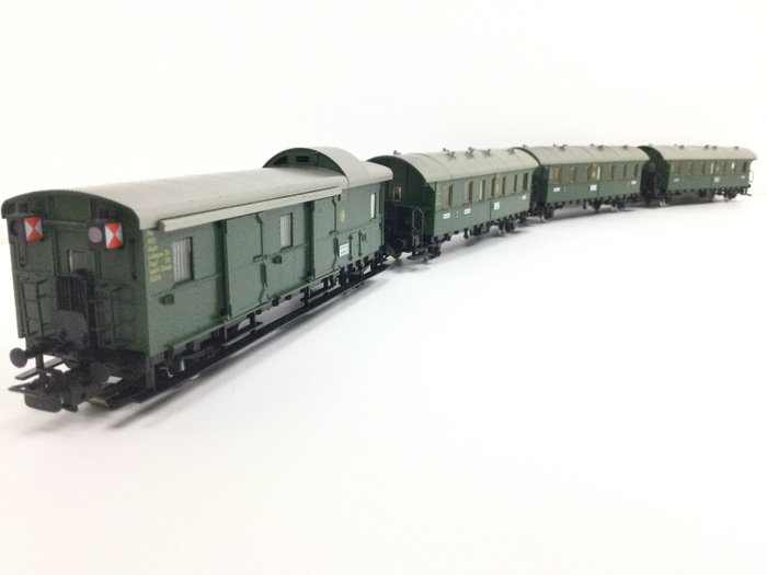 Preview of the first image of Märklin H0 - 4100/4101/4103 - Passenger carriage - 4 blunderbusses including baggage car (with rear.