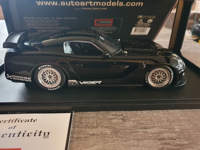 Image 2 of Autoart - 1:18 - Dodge viper - With certificate