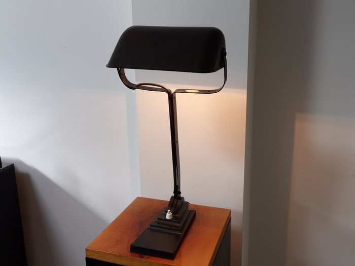 Preview of the first image of Erpé - Desk lamp.