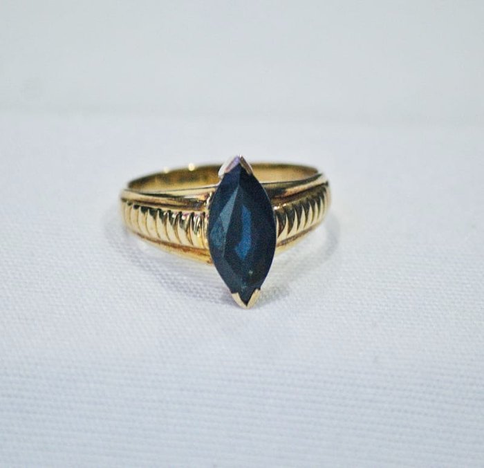 Preview of the first image of 14 kt. Yellow gold - Ring Sapphire.