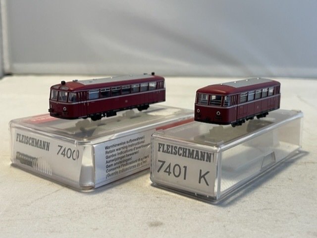 Preview of the first image of Fleischmann N - 7400/7401 - Train unit - Railbus and trailer VT95 / VB142 - (8457) - DB.