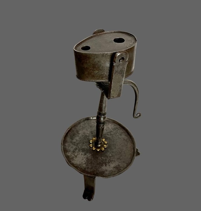 Image 2 of Oil lamp - Iron (wrought) - probably 18th century