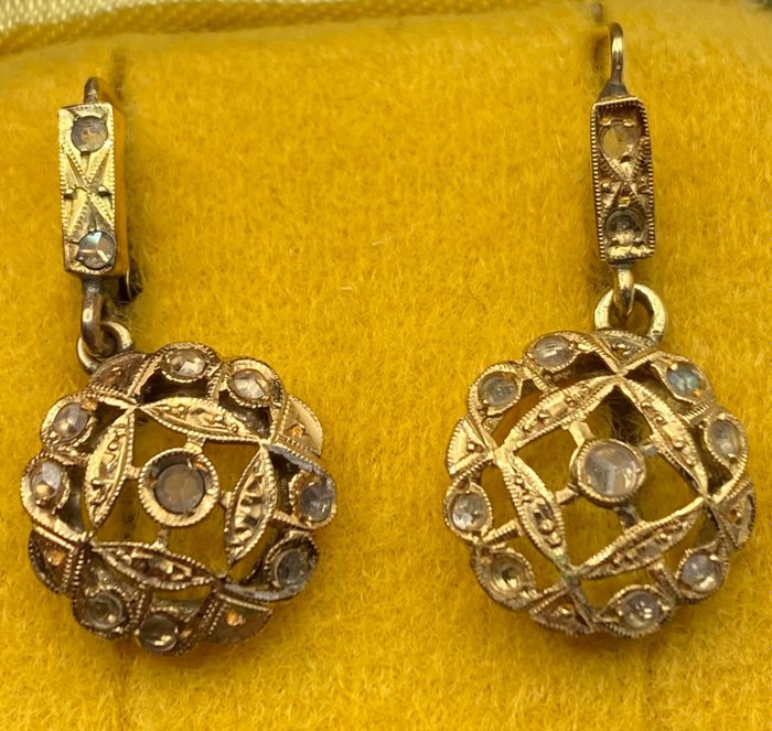 Preview of the first image of NO RESERVE PRICE - 18 kt. Yellow gold - Earrings - Diamonds.