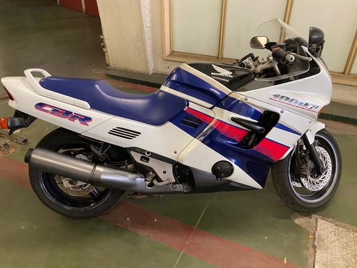 Preview of the first image of Honda - CBR 1000 F - 1993.