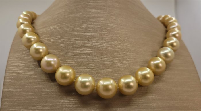 Image 2 of Certified Aurora Moon Rainbow- Large Size 10.2x14.0mm - Golden South Sea Pearls, Strongest Teri - 1