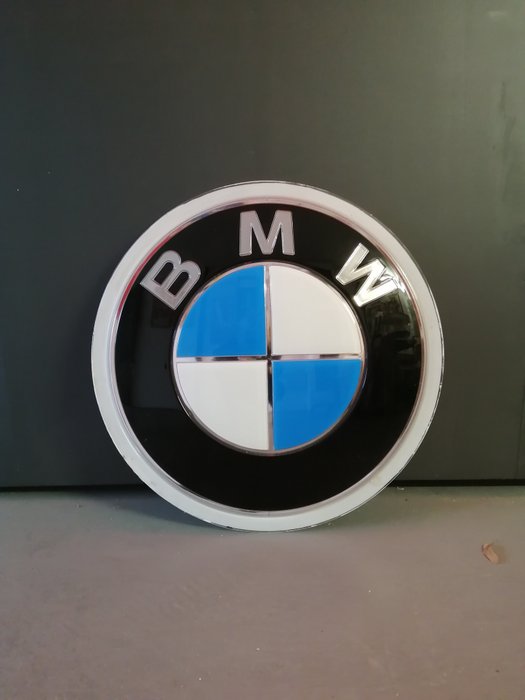Preview of the first image of Sign - BMW - 1980-1990.