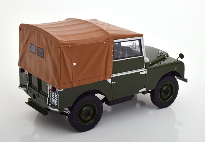 Image 2 of Schuco Pro.R12 - 1:12 - Land Rover 80 met Softtop - Limited 500 pcs. - Color Dark green / Brown