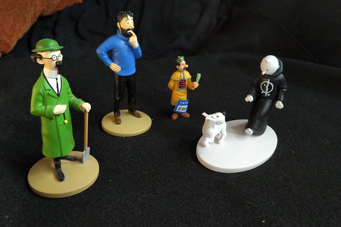Preview of the first image of Tintin - Ensemble de 4 figurines Moulinsart.