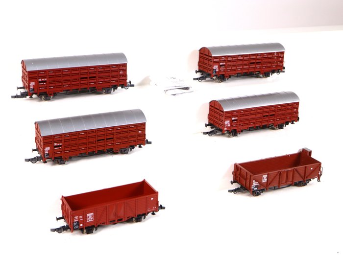 Preview of the first image of Roco H0 - 46035/46090/46058 - Freight carriage - Six freight wagons, four of which are cattle wagon.