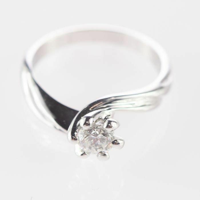 Preview of the first image of Intini Jewels - 18 kt. Gold, White gold - Ring - 0.48 ct Diamond.