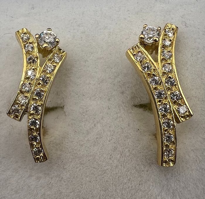 Image 2 of NO RESERVE PRICE - 18 kt. Yellow gold - Earrings - 0.14 ct Diamond