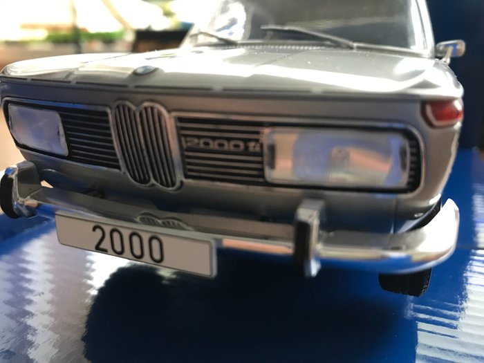 Image 2 of Modelcar Group - 1:18 - BMW 2000 Ti - 1966/1970 - "Neue Klasse"