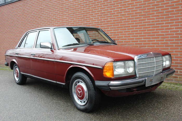 Image 2 of Mercedes-Benz - 300 D - 1983