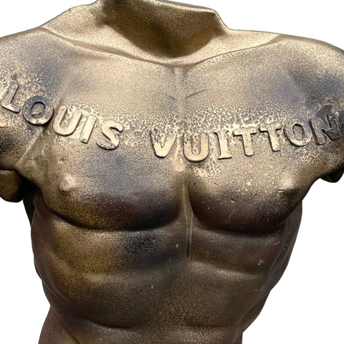 Image 2 of DALUXE ART - Louis Vuitton Chest