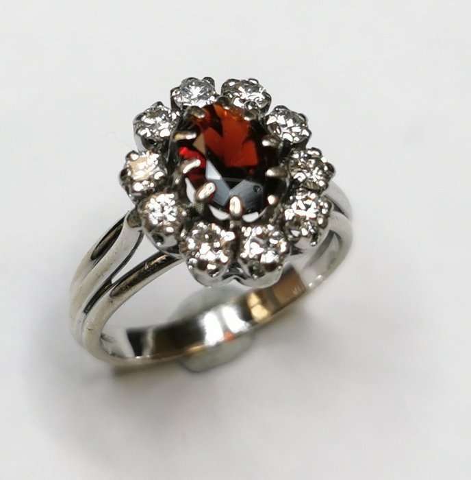 Preview of the first image of NO RESERVE - 18 kt. Gold - Ring - 1.06 ct Garnet - Diamonds.