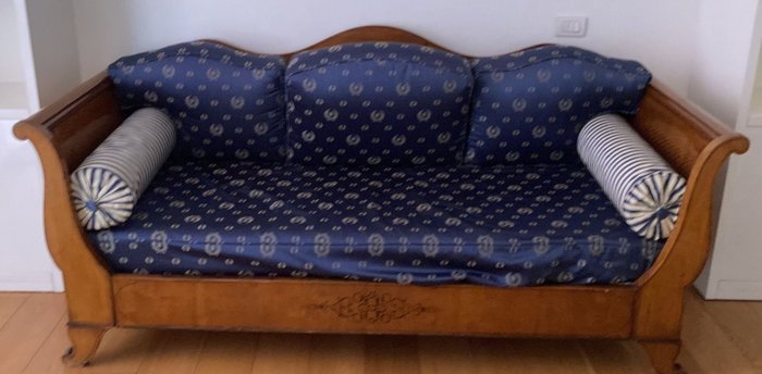 Preview of the first image of Boat sofa - Cherry - First half 19th century.