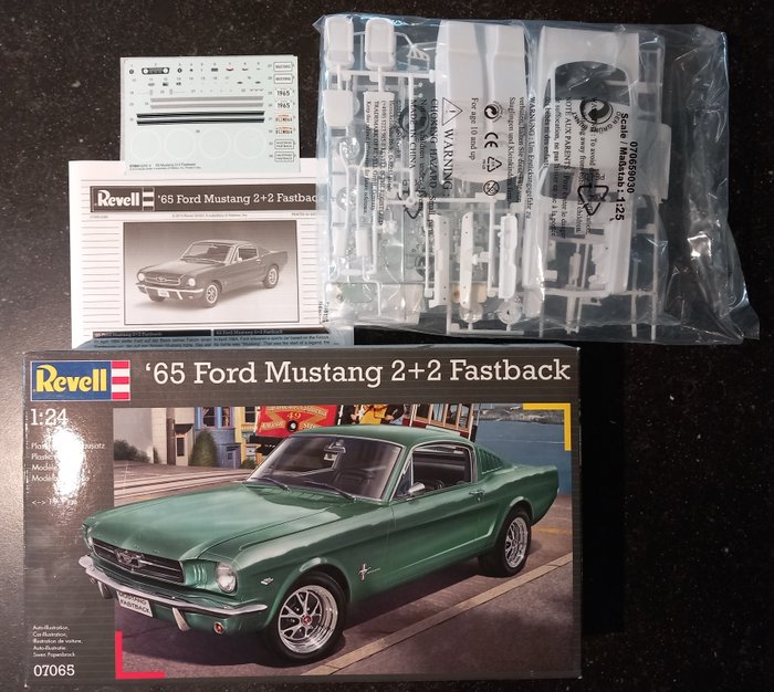 Image 2 of Revell - 1:24 - 1965 Ford Mustang Fastback